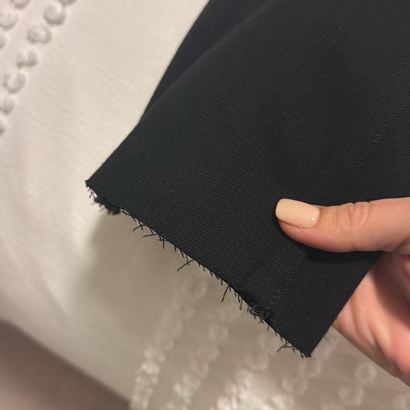 NWT Expresss cropped flares in black with raw hem - Picture 4 of 4